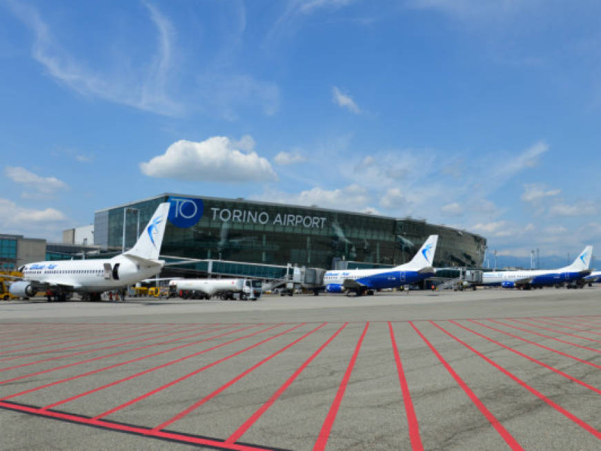 Bolla, Blue Air: “Ripartiamo dalla base di Torino e dalle agenzie viaggi”