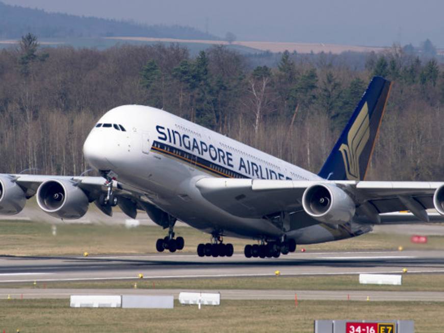 Singapore Airlines, 6mila dipendenti in congedo