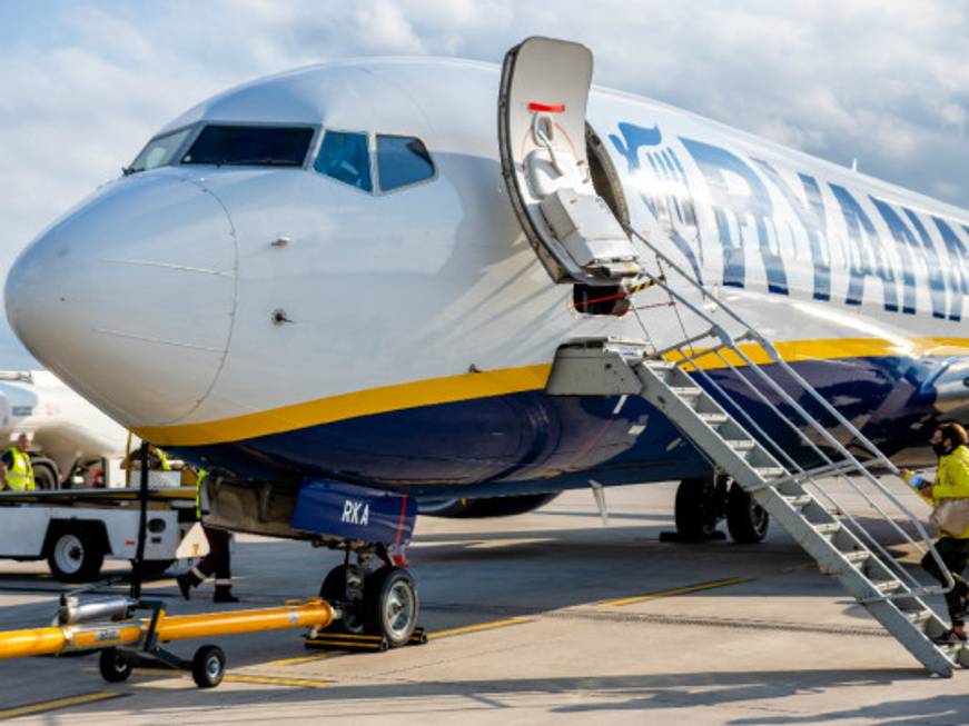 Ryanair: aumentano i pax ma pesa la crisi in Medio Oriente