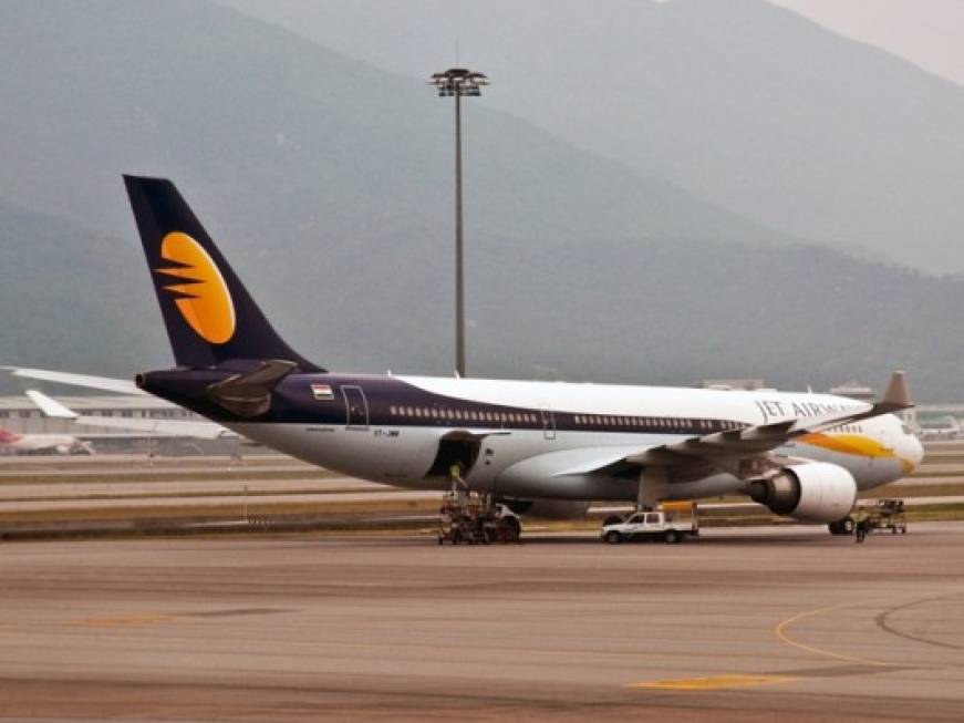 Salvataggio Jet Airways: arriva un'offerta da Etihad, ma il destino è ancora in forse