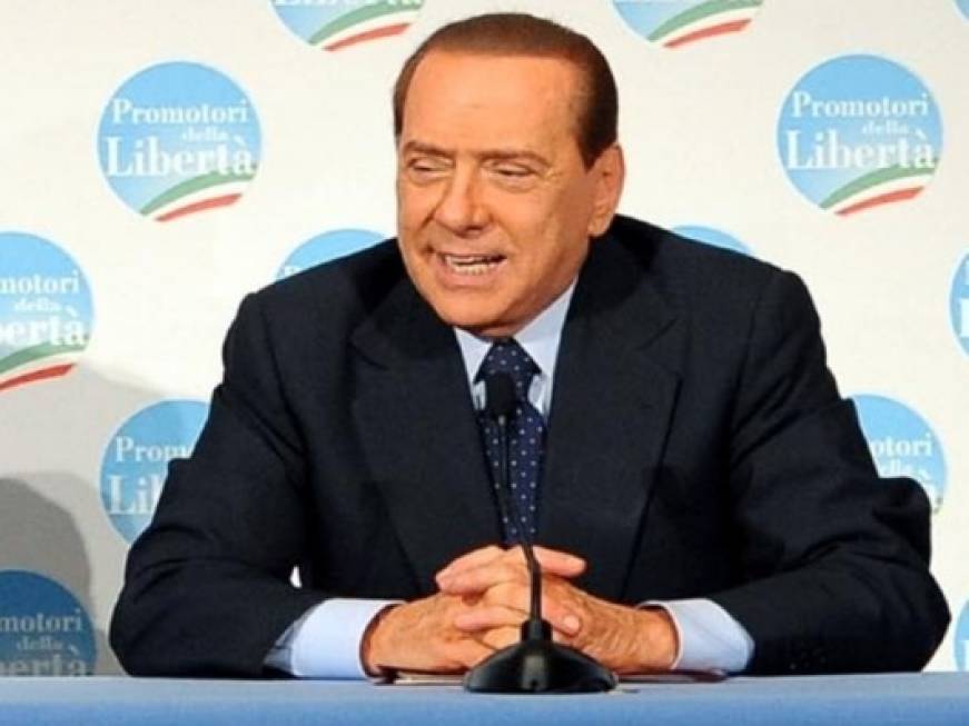 Il no di Berlusconi: &quot;L'Italia non può non avere una compagnia di bandiera&quot;