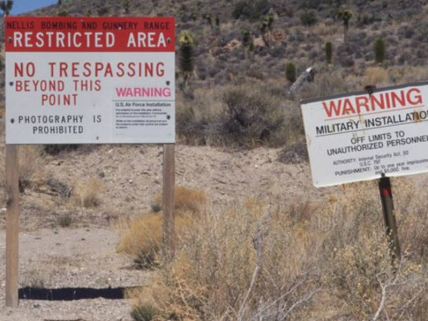 Rovazzi e il viaggio negli Usa: la disavventura dell’area 51