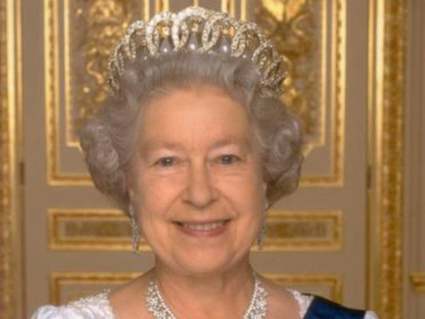 Brexit: la regina firma il Royal Assent per fermare il 'no-deal'