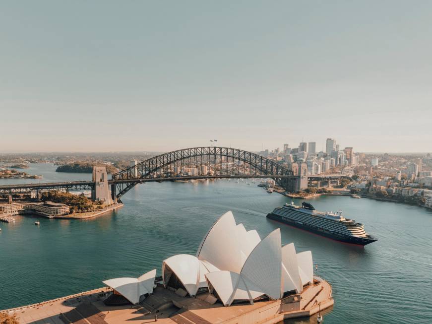 Explora Journeysapre le venditedi Endless Worlds