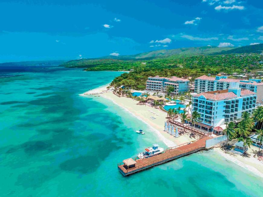 Giamaica, riaprono i Sandals e Beaches Resorts