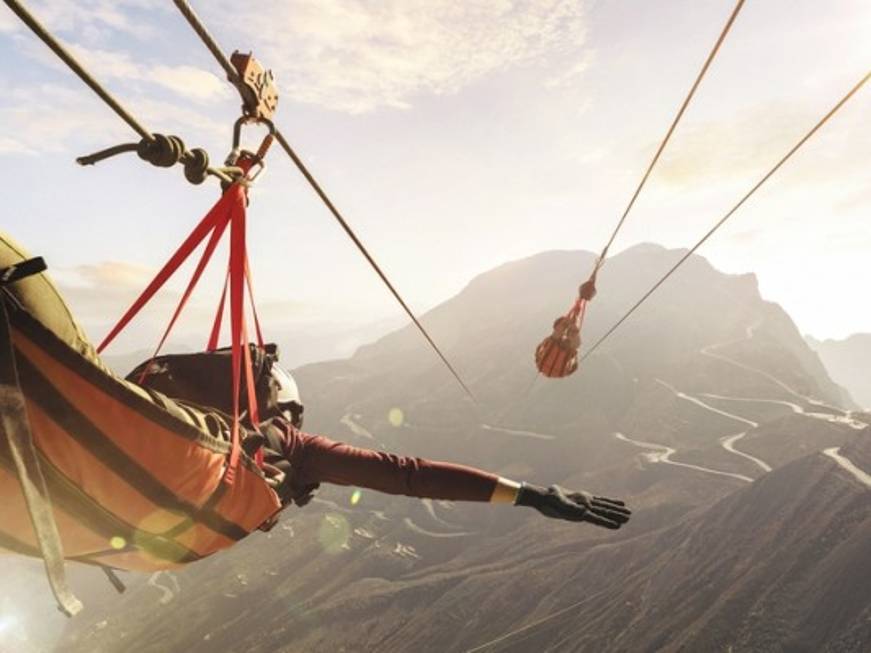 In volo sulle dune, la zipline di Ras al Khaimah