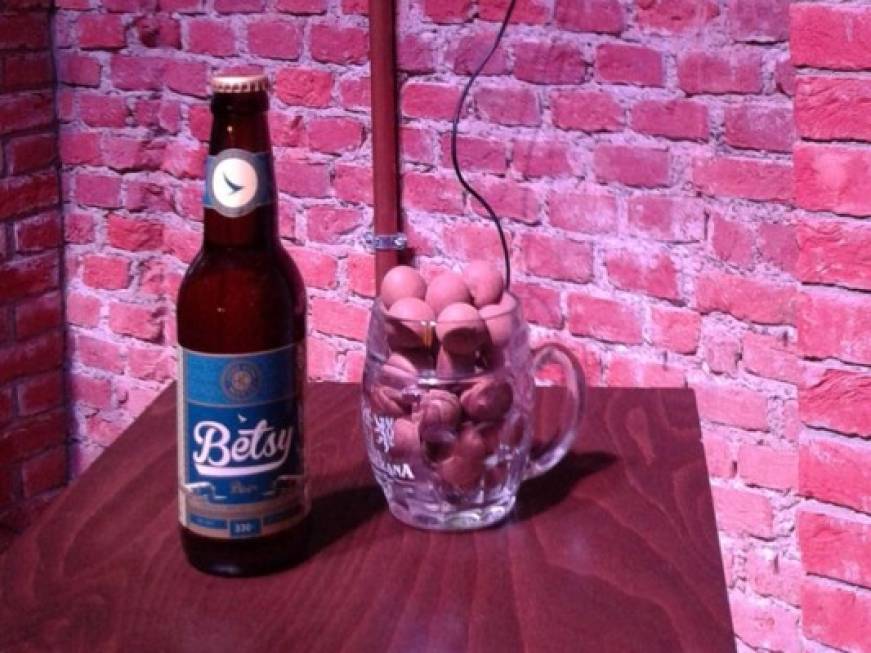 Birra ad hoc in volo: Cathay realizza la Betsy Beer