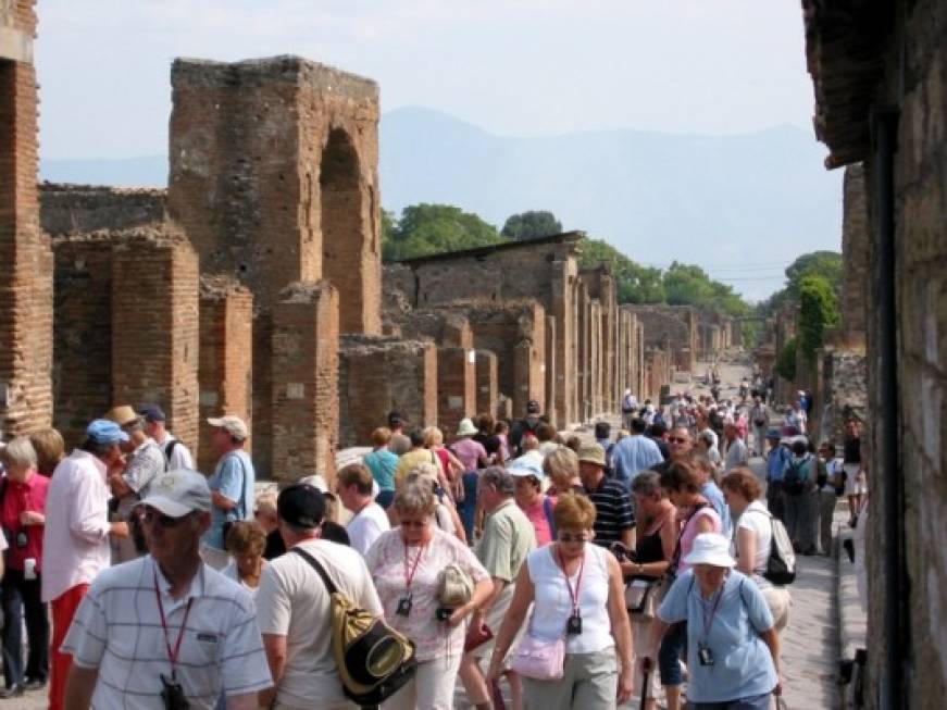 Pompei, da marzo 80 euro di tassa di ingresso per i bus turistici