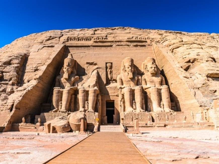 Spagna: decolla il primo charter al mondo su Abu Simbel