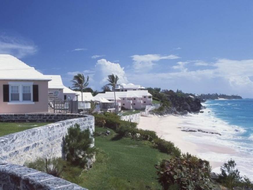 Bermuda in lockdown per sospetti positivi