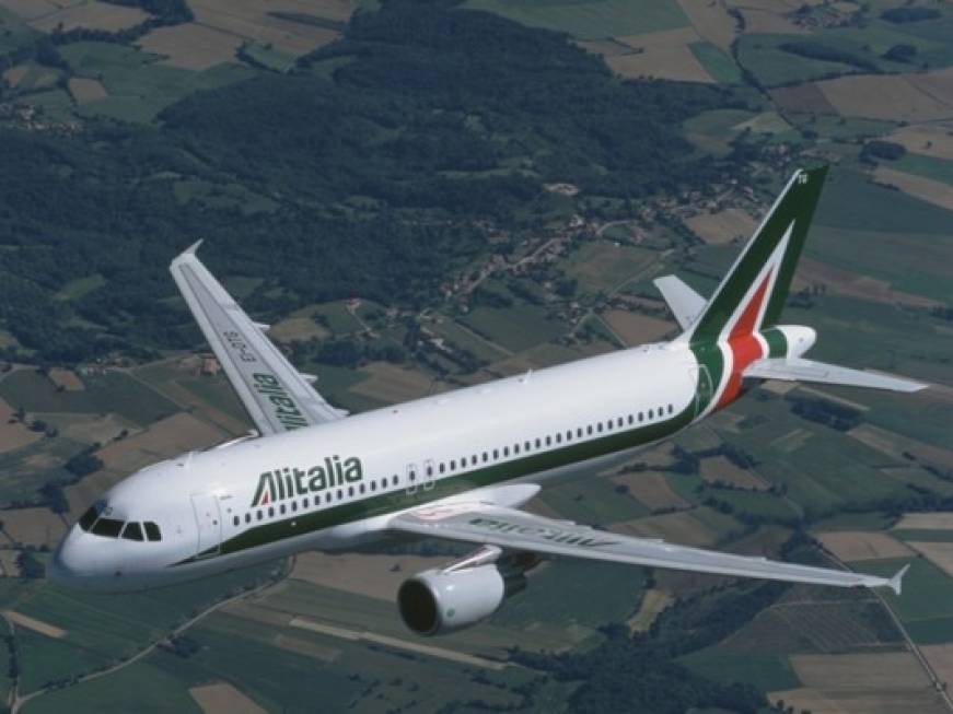 Alitalia cede gli slot, rotte sul mercato