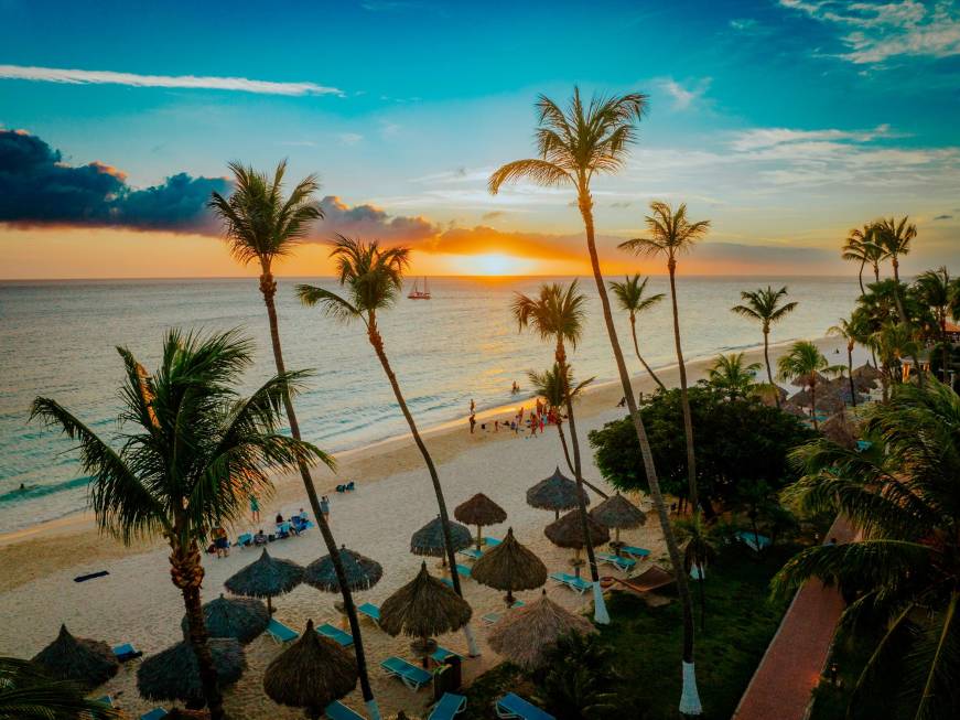 Aruba: al via la campagna “When You Love Aruba, It Loves You Back”