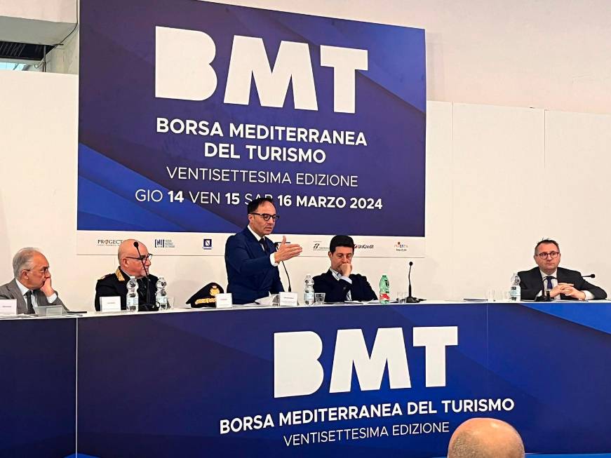 Fiavet Campania contro l’abusivismo, un QR code per le agenzie