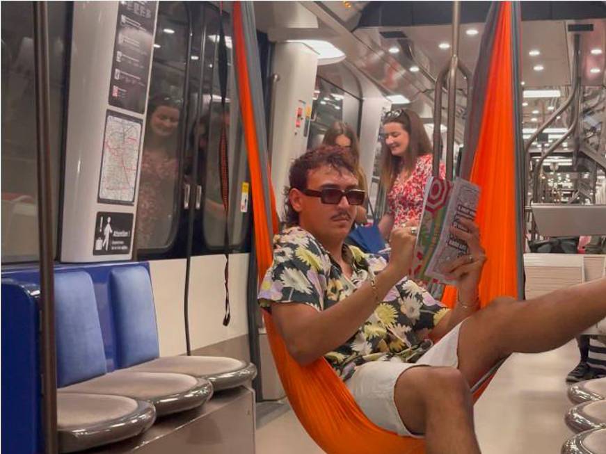easyJet: per la metro fino a Orly tre ‘follie’ in arancione