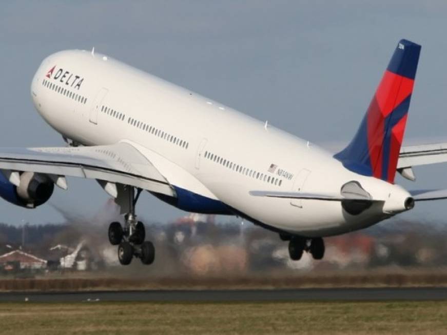 Ancora bloccati i voli Delta in tutto il mondo: partenze a singhiozzo dall'Italia