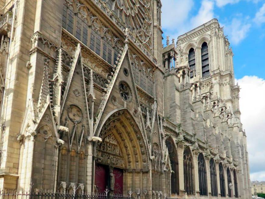 Parigi, Notre Dame riaprirà il 16 dicembre