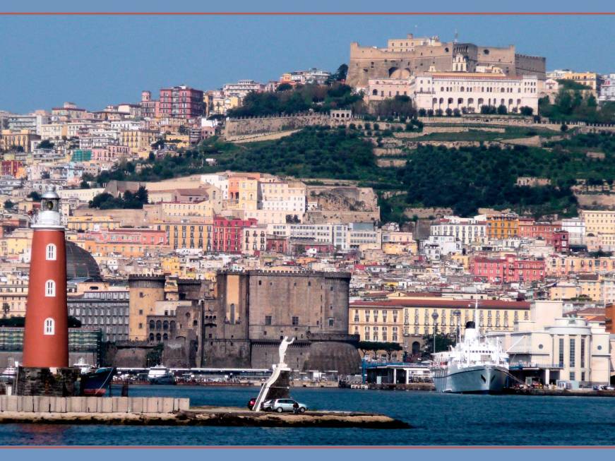 Napoli, in agostocalo di presenzenegli alberghi