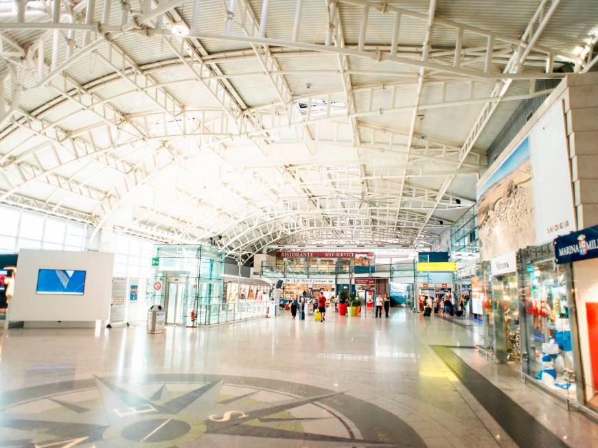 Aeroporto di Cagliari, attesi 220mila passeggeri nella settimana di Ferragosto