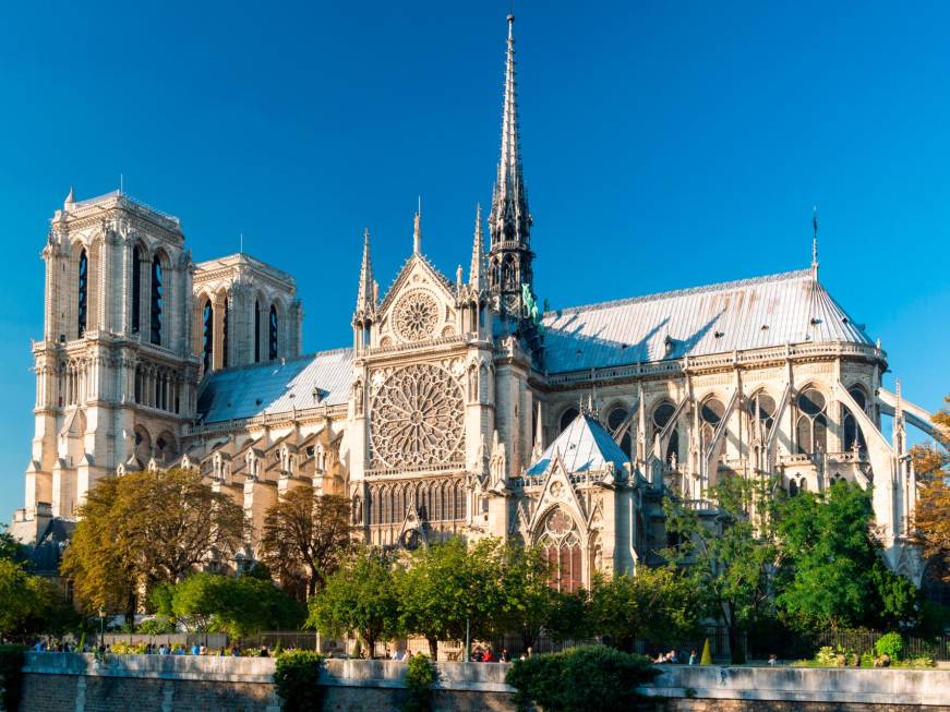 Parigi, Notre Dame riaprirà l’8 dicembre: consigliato l’ingresso su prenotazione