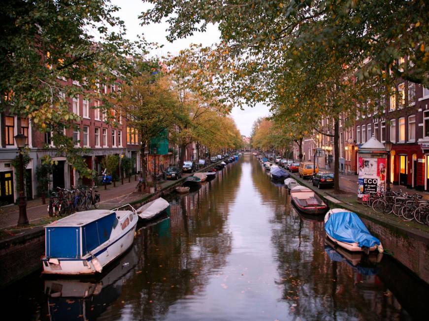 Amsterdam valuta il blocco totale delle crociere