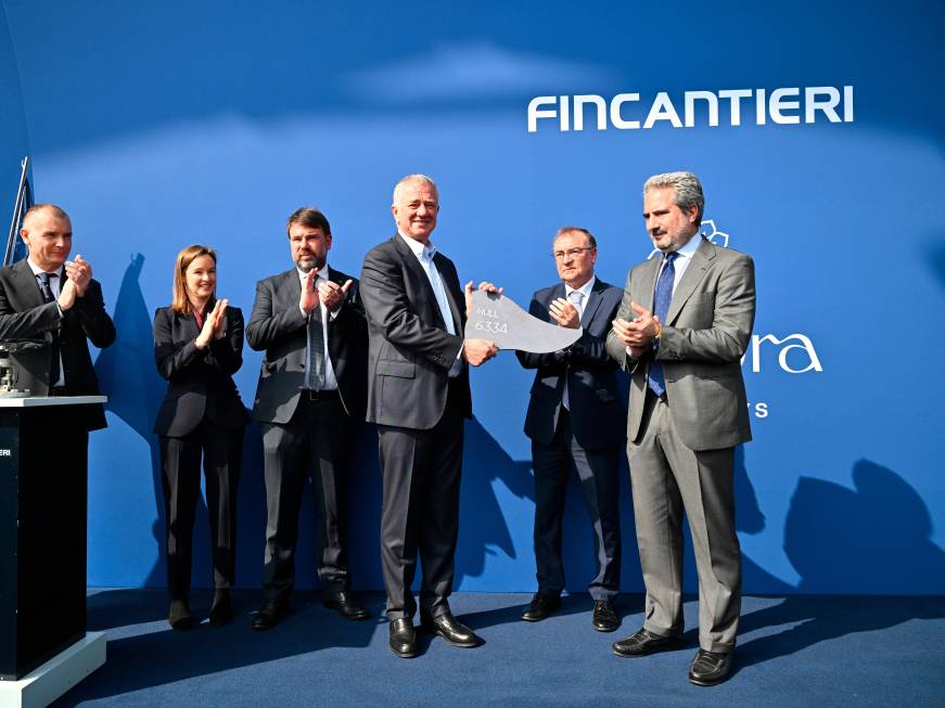 Explora Journeyscompleta la flottacon un triplo evento