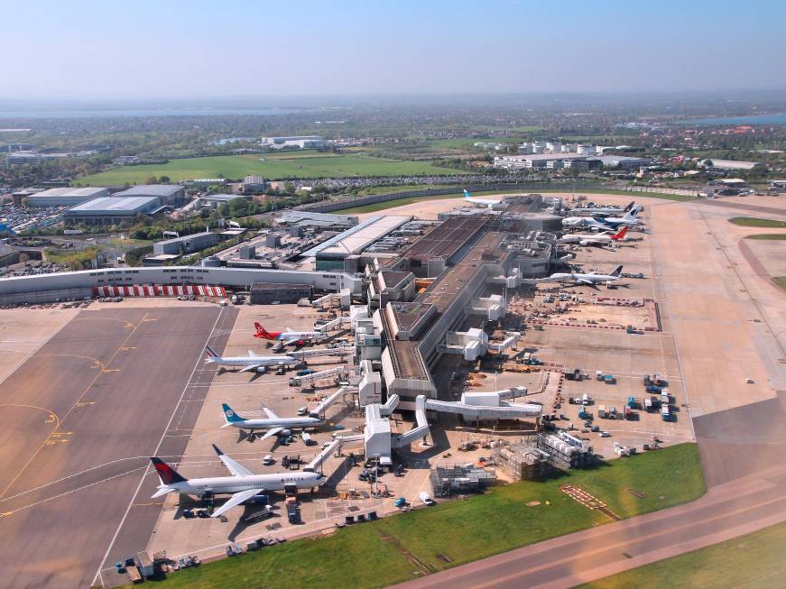 Aeroporto Heathrow, stima -1,1% passeggeri nel 2026 a causa del conflitto