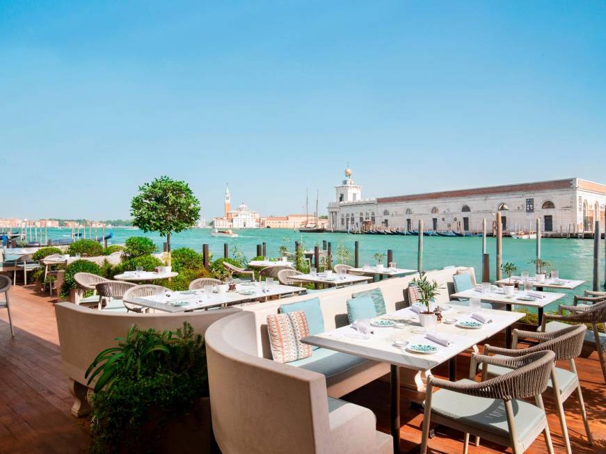 Inside The St. Regis Venice, terrazza fra antico e contemporaneo