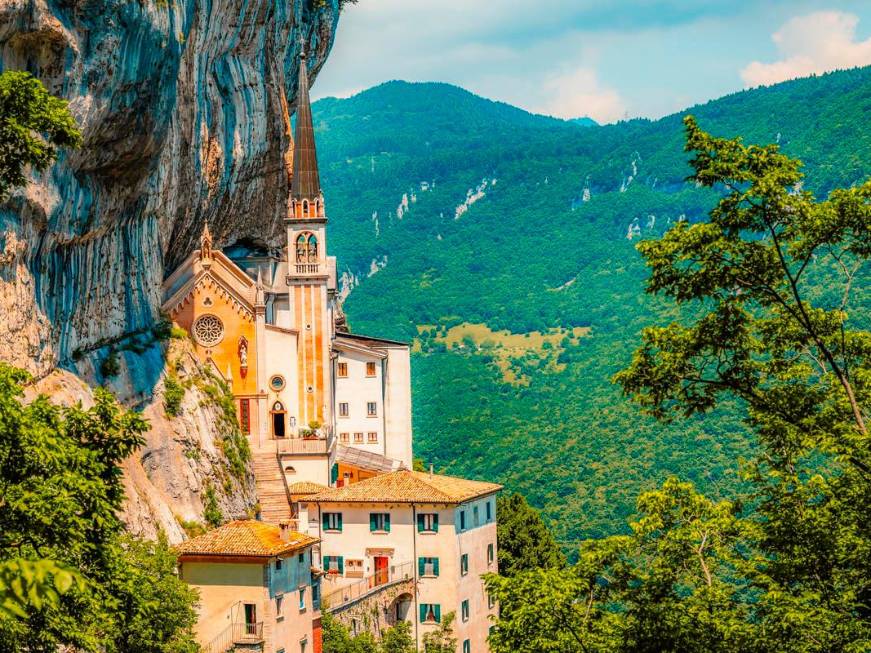Trekking in Italia: i 5 percorsi più ricercati e suggestivi