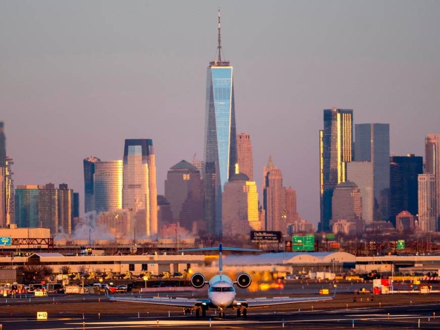 Shutdown negli Usa, la FAA riduce i voli di linea del 10%