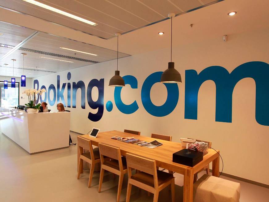 Antitrust: via liberaagli impegnidi Booking.com