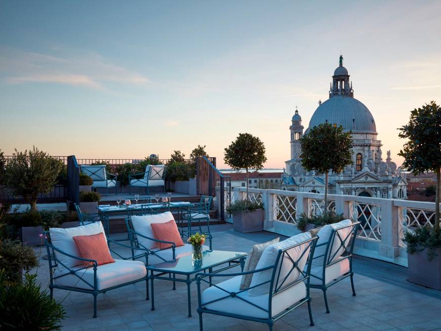 Inside The St. Regis Venice, terrazza fra antico e contemporaneo