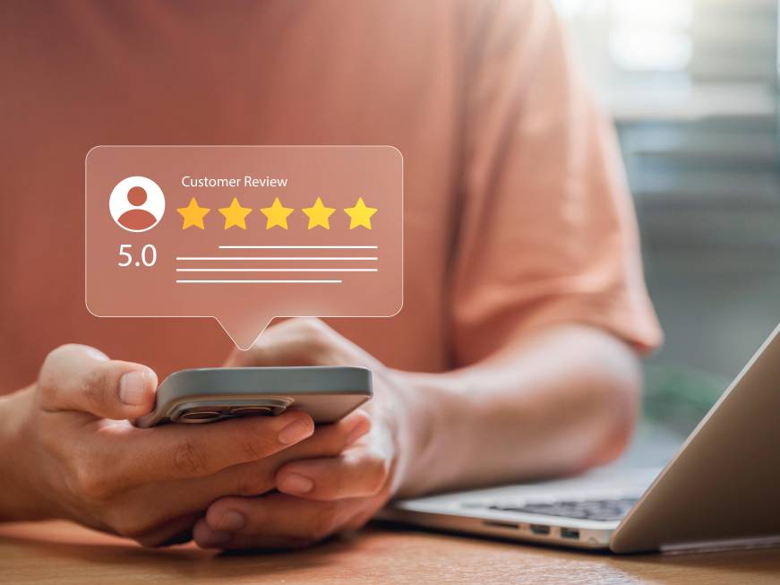 Recensioni online, pressioni dall’Ue sulla normativa italiana: via libera a quelle anonime